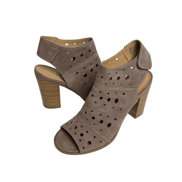 New Directions Taupe Suede Laser Cut Block Heel Sandals Women’s 8.5 - Picture 1 of 12